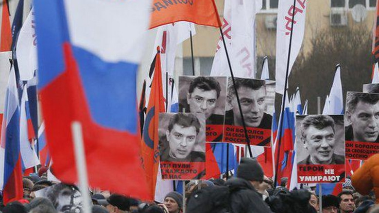 Mars funerar cu zeci de mii de oameni la Moscova Imagine