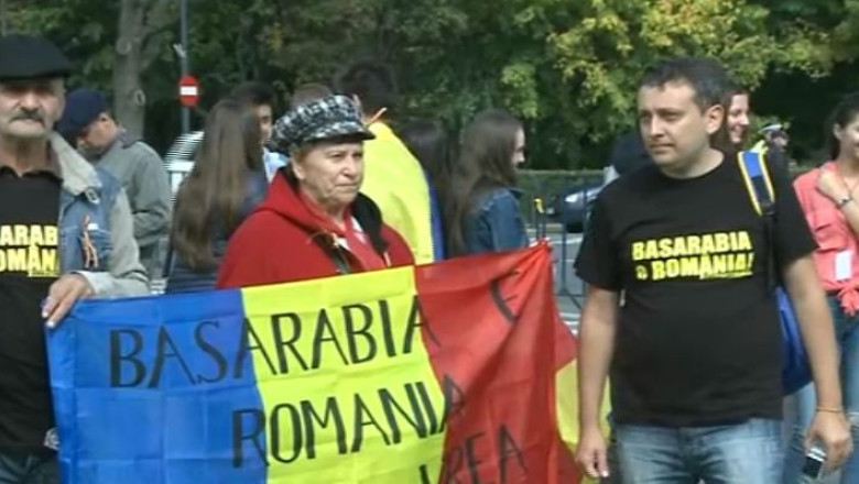 Mars pentru Basarabia. Cateva mii de manifestanti au cerut solidaritate cu Republica Moldova Imagine