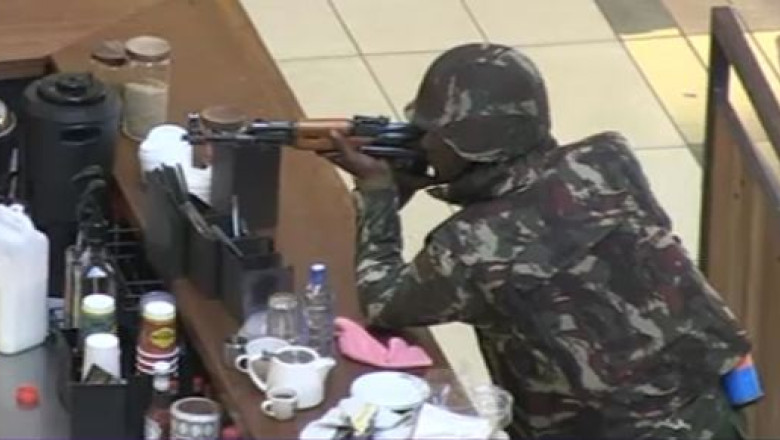 Martor al atacului din Nairobi: „Am vazut oameni care cadeau in jurul meu” Imagine