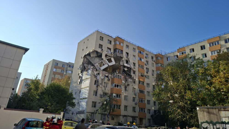 Marturii ale locatarilor blocului din Rahova in care a fost explozia. „Am iesit pe balcon si m-am uitat in sus, n-am mai vazut 2 etaje” Imagine