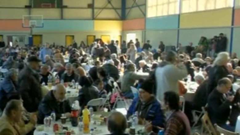 Masa de Craciun pentru saracii din Grecia Imagine