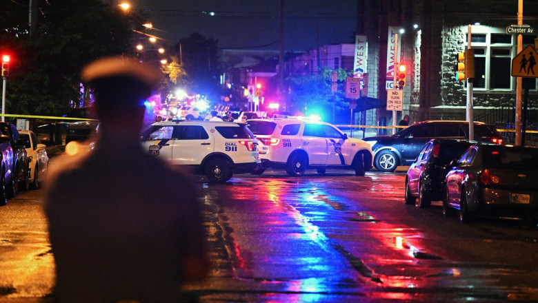 Masacru intr-un cartier din Philadelphia. Patru morti si doi copii raniti dupa ce un barbat a inceput sa traga cu o arma Imagine