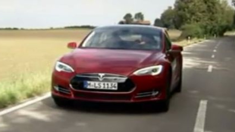 Masina de lux, cumparata cu Bitcoin. Bolidul a costat 91,4 monede digitale Imagine