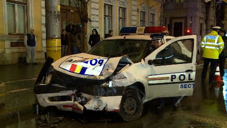 Masina de politie, implicata intr-un accident rutier Imagine