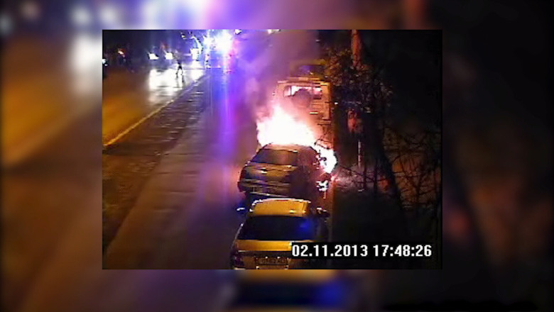 Masina in flacari pe o strada din Slatina Imagine