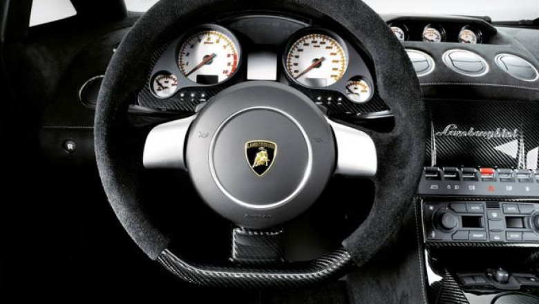 Masini de lux, echipate cu volane produse in Bihor Imagine