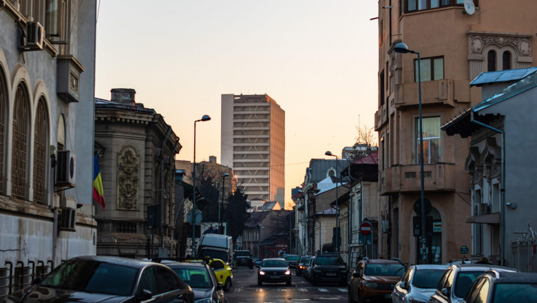 Masini dotate cu camere de filmat vor verifica de luni daca parcarea a fost platita in Capitala Imagine