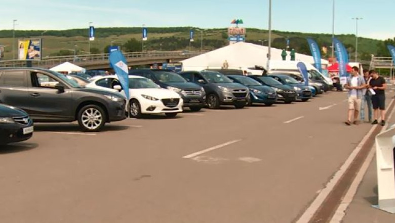 Masinile de teren, vedete la targ Imagine