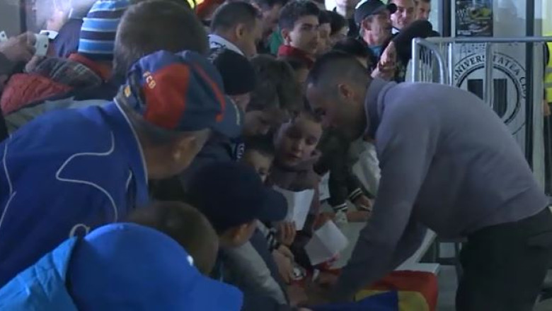 Meci caritabil cu Generatia de Aur  Imagine