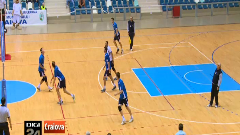 Meci facil pentru voleibalistii craioveni   Imagine