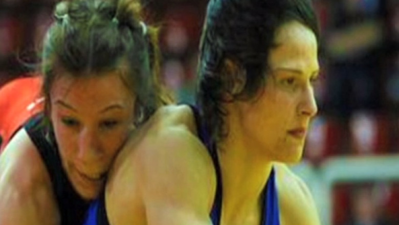 Medaliata cu argint la CE de lupte, Estera Dobre, suspendata doi ani pentru dopaj Imagine