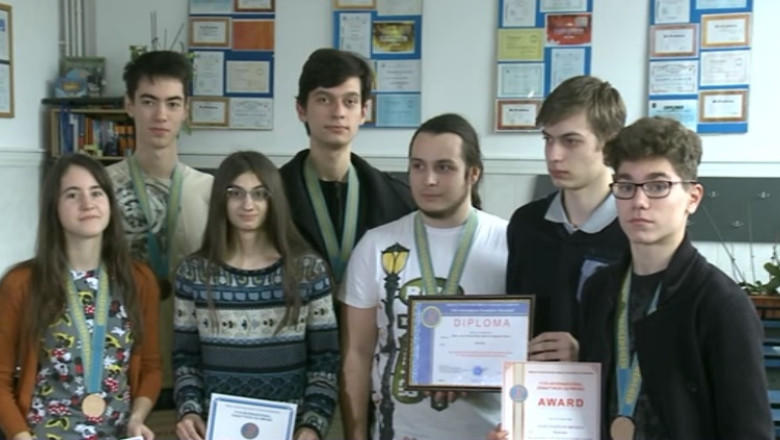 Medalii pentru elevii romani, la Olimpiada Internationala de Stiinte Exacte  Imagine