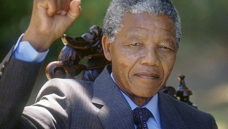 Medicii au anuntat ca aparatele care il tin in viata pe Nelson Mandela pot fi oprite la cerere Imagine