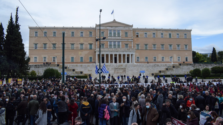 Medicii din Grecia protesteaza impotriva „privatizarii” sistemului public de sanatate Imagine