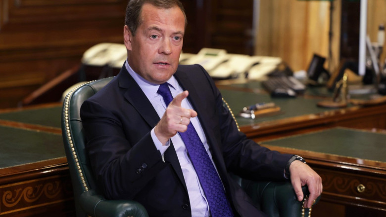 Medvedev acuza SUA ca a dat mita CPI pentru a emite mandatul de arestare pe numele lui Putin Imagine