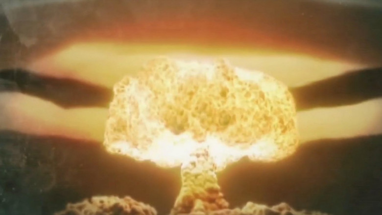 Medvedev ameninta cu apocalipsa nucleara. „Uiti pentru secole de viata de dinainte, pana cand molozul inceteaza sa mai emita radiatii” Imagine