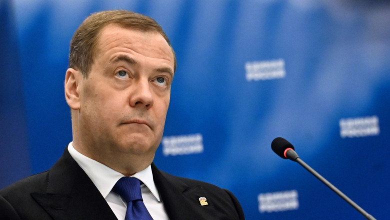 Medvedev ii injura pe romani si ne spune sa ne luam gandul de la tezaur: „Romanii, dupa cum stiti, nu sunt o natiune” Imagine