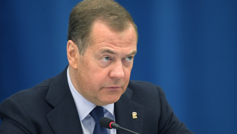Medvedev il ameninta pe ministrul britanic de Externe: Oficialii din Marea Britanie care ajuta Ucraina pot fi o tinta legitima Imagine