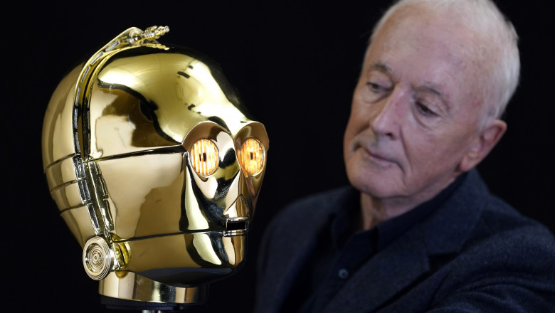 Megalicitatie la Londra: Capul lui C-3PO din „Razboiul Stelelor” si alte 1800 de obiecte de recuzita din diverse filme, puse in vanzare Imagine