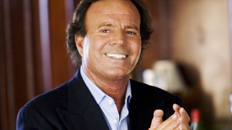 Melodiile lui Julio Iglesias, folosite pentru a tortura detinutii in timpul lui Augusto Pinochet Imagine