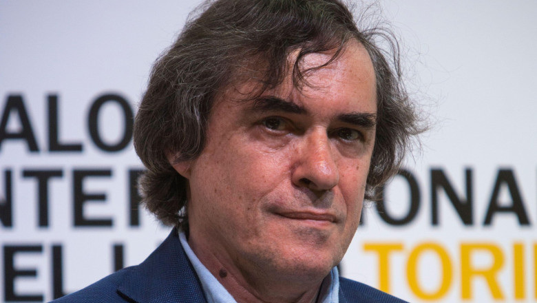 Membrii Consiliului Facultatii de Litere a UB sunt „profund dezamagiti” ca Mircea Cartarescu nu a fost primit in Academia Romana Imagine