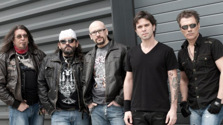 Membrii trupei Cargo, implicati intr-un accident pe Valea Oltului. Nimeni nu a fost ranit Imagine