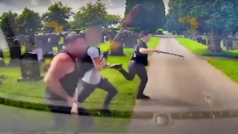 Membrii unor familii rivale inarmati cu macete, topoare si ciocane s-au luat la bataie intr-un cimitir din Marea Britanie Imagine