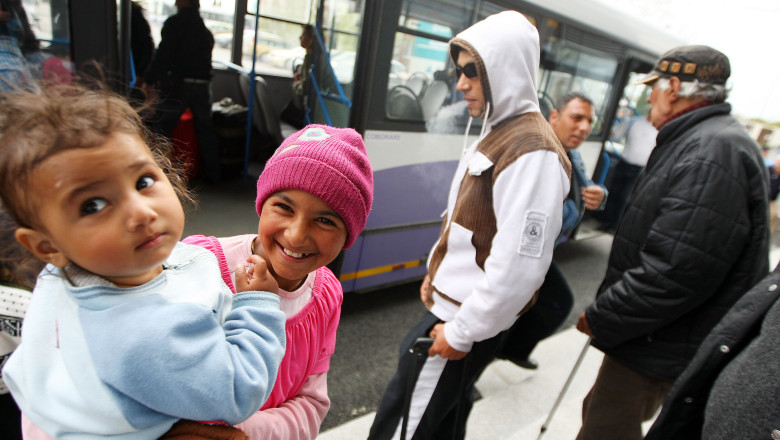 Membru al Guvernului britanic: Daily Mail a publicat articole "neadevarate" despre imigrantii romani Imagine