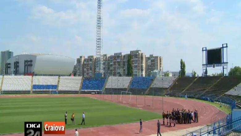 Mereu alaturi de capitan. Suporterii au scandat numele lui Costica Stefanescu, la stadionul Oblemenco Imagine