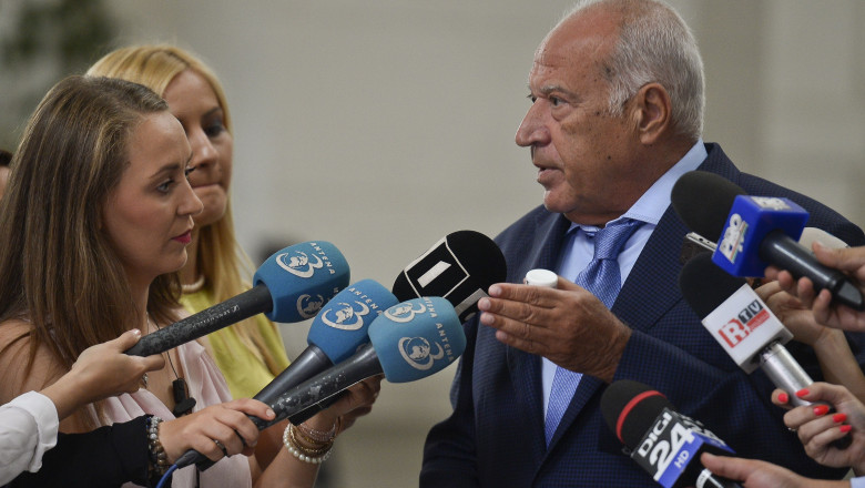 Mesajul lui Dan Voiculescu, din inchisoare, pentru Adrian Nastase, eliberat astazi de la Jilava Imagine