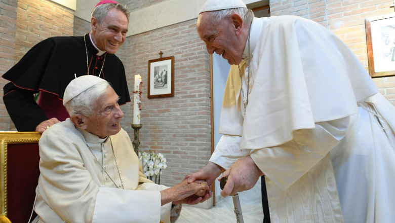 Mesajul papei Francisc dupa moartea fostului suveran pontif Benedict al XVI-lea Imagine