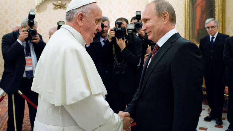 Mesajul transmis de catre Vladimir Putin, dupa moartea papei Francisc Imagine