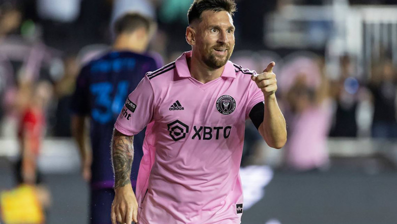 Messi i-a daruit un tricou cu autograf sefului armatei ucrainene, Valeri Zalujnii Imagine
