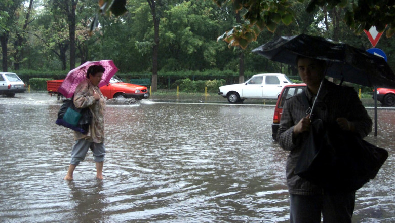 METEO. Cod galben de inundatii pana maine, in 21 de judete Imagine