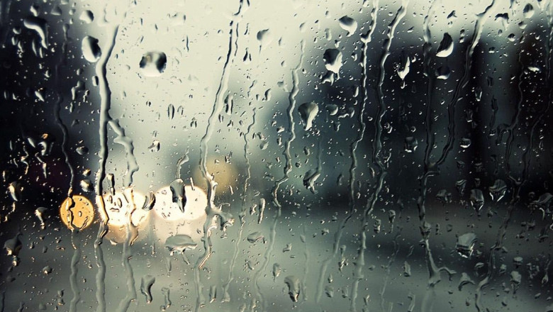 METEO. Ploi, grindina si descarcari electrice. Vremea se strica de luni, temperaturile scad cu pana la 10 grade Celsius Imagine