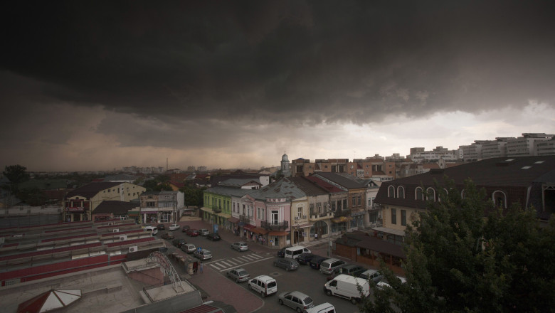 METEO. Vremea caniculara dispare. La munte se asteapta ploi si grindina Imagine