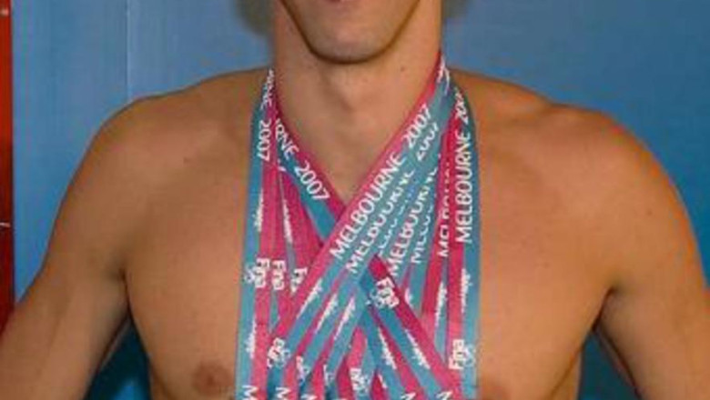 Michael Phelps, suspendat sase luni, dupa ce a fost prins baut la volan Imagine