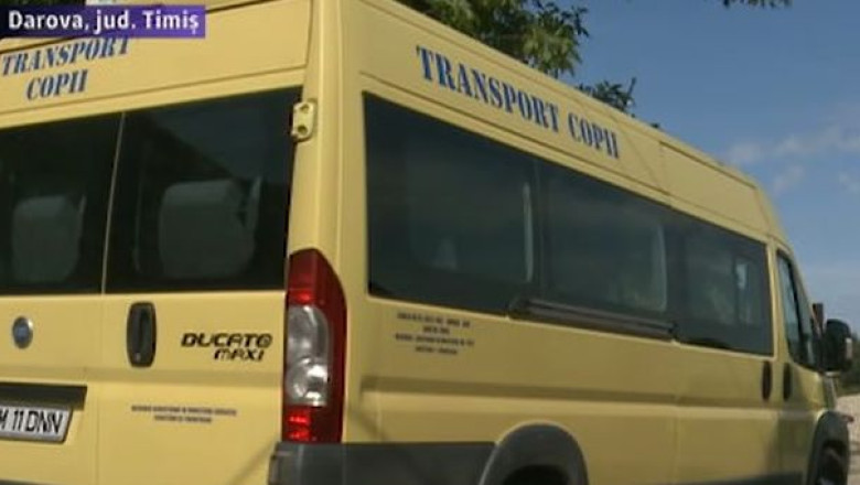 Microbuz de 16 locuri pentru 70 de elevi. Masina parcurge aproximativ 100 de kilometri in fiecare zi Imagine