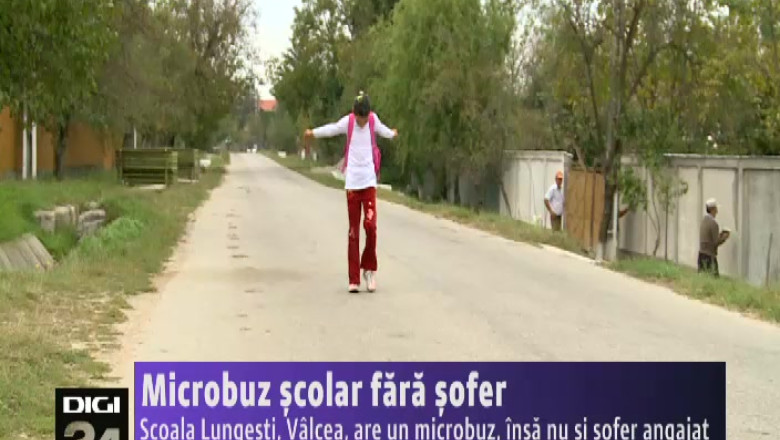 Microbuz scolar fara sofer intr-o comuna din Valcea  Imagine