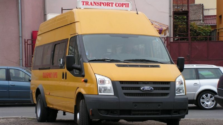 Microbuze noi pentru elevii din Bihor Imagine