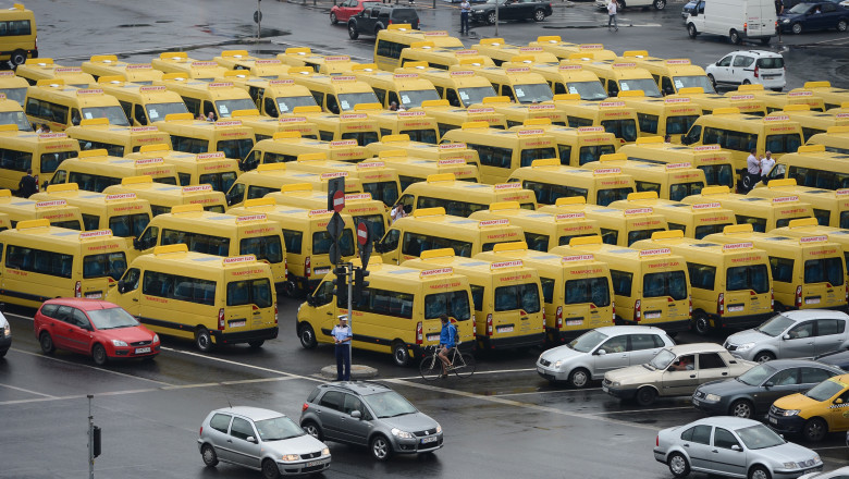 Microbuzele scolare, cea mai periculoasa forma de transport. Un deputat atrage atentia ca soferii trebuie sa aiba certificat profesional Imagine