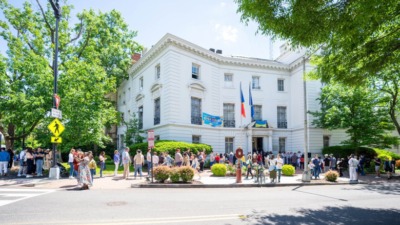 Mii de americani au vizitat Ambasada Romaniei din Washington, cu ocazia Zilei Portilor Deschise Imagine