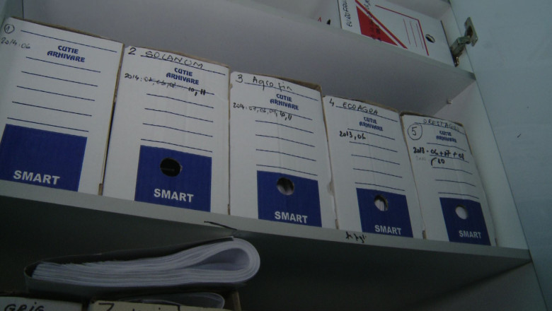 Mii de carti de munca neridicate Imagine