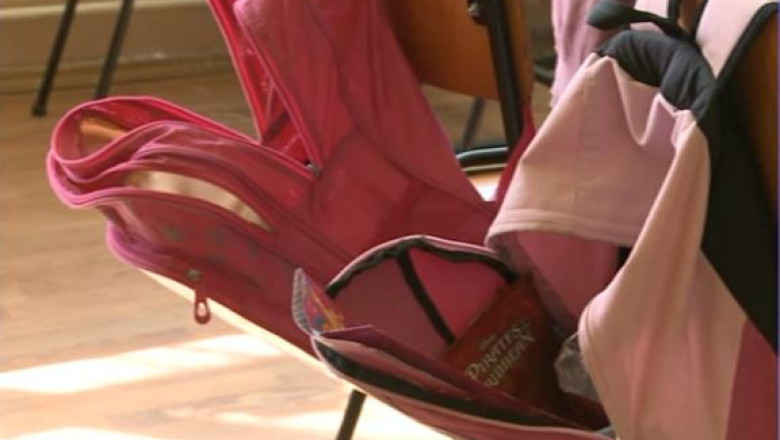 Mii de copii au luat paduchi si raie din scoli. Numarul cazurilor este in scadere de la an la an Imagine