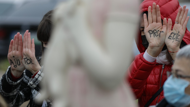 Mii de copii din Romania sunt abuzati sexual pe internet. Parintii sunt disperati, autoritatile se misca prea incet Imagine