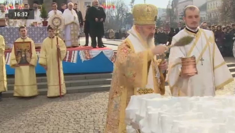 Mii de credinciosi la slujba de Boboteaza Imagine