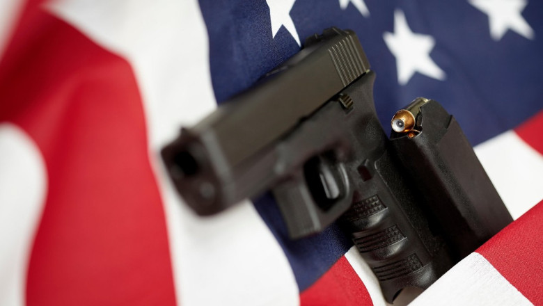 Mii de decese in plus in randul copiilor in statele din SUA care au relaxat legislatia privind armele de foc Imagine