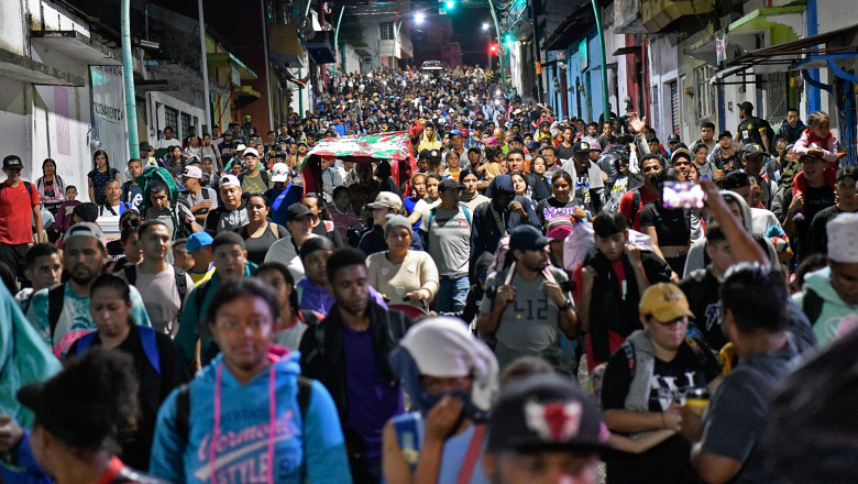 Mii de migranti au format o caravana in Mexic pentru a ajunge in SUA inainte ca Trump sa preia puterea Imagine