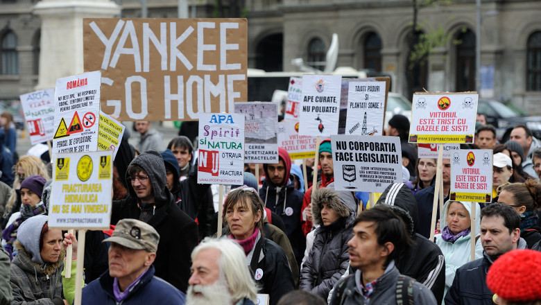 Mii de oameni au protestat in principalele orase fata de exploatarea gazelor de sist prin fracturare hidraulice Imagine