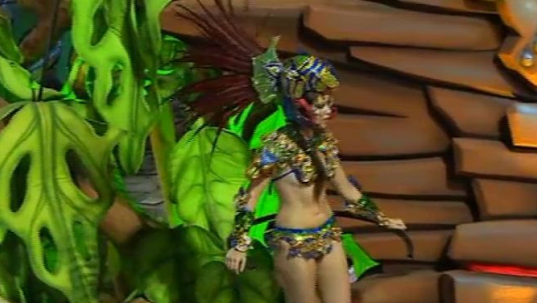 Mii de oamenii participa la carnavalul din Argentina Imagine